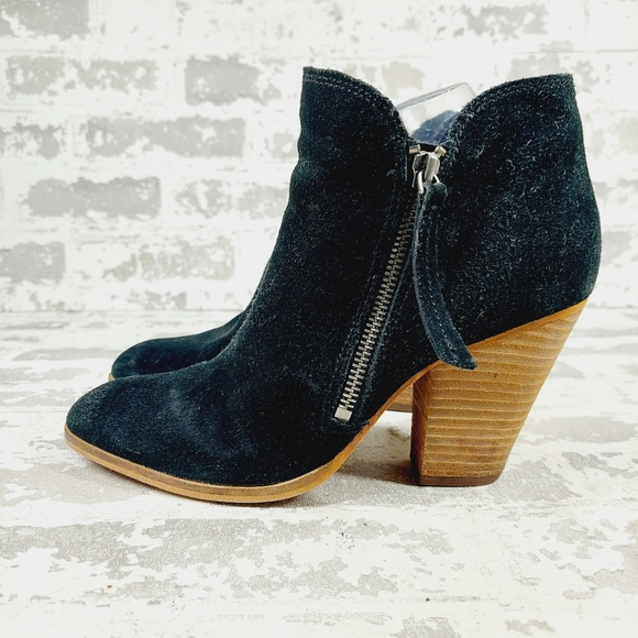 Dolce Vita Shoes - Dolce Vita Hixon Black Suede Zip Up Almond Toe Casual Heeled Ankle Booties E942
